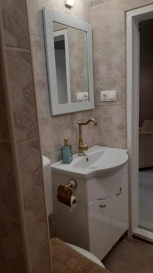 Glamour Apartman Gyula Exteriér fotografie